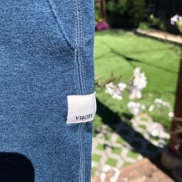 Vuori Women’s Teal Blue Joggers - Picture 2 of 5